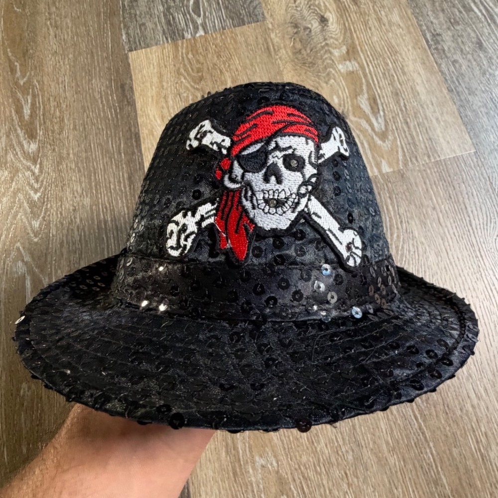 Unbranded Sequin Pirate Fedora Hat Unisex 58 Black Skull Crossbones Sparkly